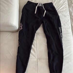 Darc Sport She In The Clouds Premium Post Lounge Sweats in Black
XS